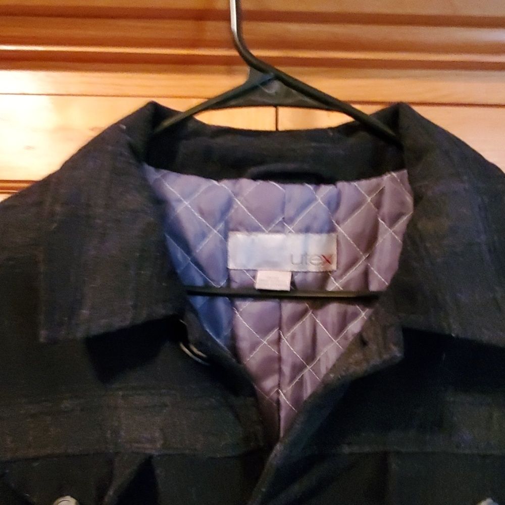 Wool coat - Picture 2 of 3